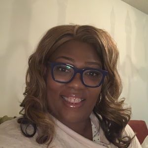 Meet your Posher, Clarissa